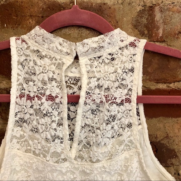 Abercrombie white lace crop top size S - Picture 3 of 4